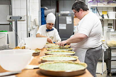 Die Tartes sind alle gleich und fertig für den Ofen