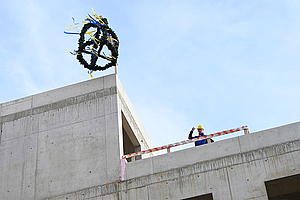 Polier Steffen Ose beim Richtspruch