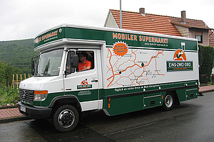 Mobiler Supermarkt der Firma M&S in Gelnhausen  Foto: bwmk