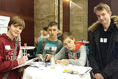 Die Schüler Marcel, Dominik, Janick und Marcus beim Speeddating