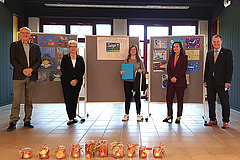 Janina Matthis sowie Lufthansa- und LWV-Repräsentanten bei der Preisverleihung