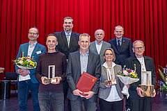 (v.l.): Kai Marschner, Uwe Nöding (die Brücke); Alexander Heppe (LWV); Andreas Rauscher (Treffpunkt e.V. Korbach); LWV-Präsident Friedel Kopp; Dr. Renate Rauscher (Treffpunkt e.V.); Dieter Schütz (LWV), Werner Niebel (Selbsthilfegruppe Angst...) Gruppenfoto von der Preisverleihung