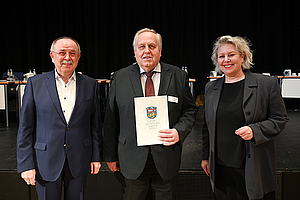 Präsident Friedel Kopp und Landesdirektorin Susanne Selbert mit Dr. Hans Heuser bei dessen Amtseinführung