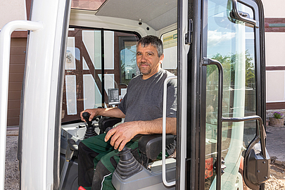 Meik Fischer im Bagger