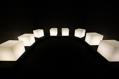 Die Dunkelbar in Form eines Hufeisens