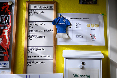 Dienstplan und Angebote am Schwarzen Brett